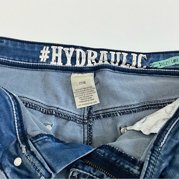 Hydraulic Juniors Distressed Blue Jean Shorts - Bailey Low Rise - 17/18 - Picture 6 of 10